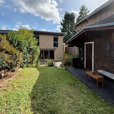 Moderner Splitlevel-bungalow Mit Garten Vakantiehuis *