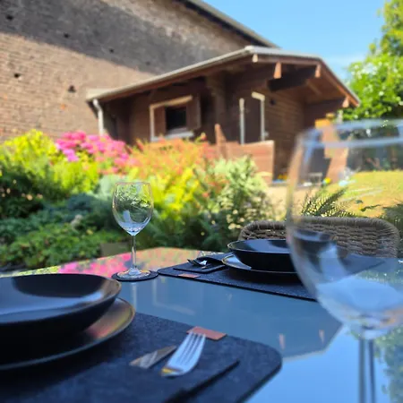 Moderner Splitlevel-bungalow Mit Garten Vakantiehuis